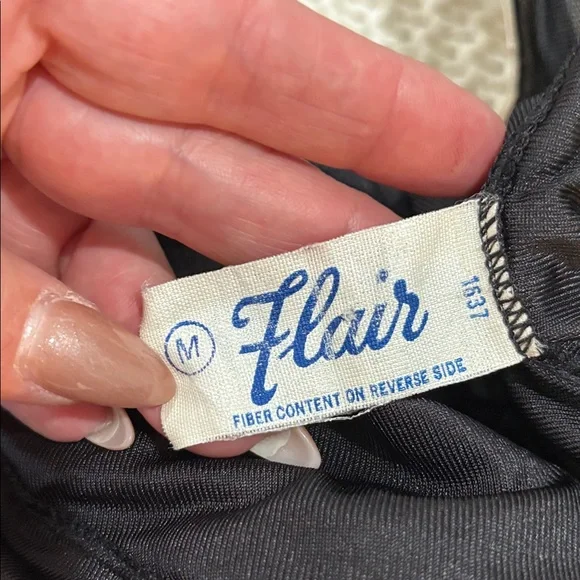 🌹Vintage Union Made Flair Black Chemise with Cream Lace🌹 - Picture 4 of 7